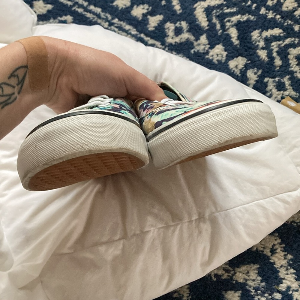 Vans - Picture 7 of 8